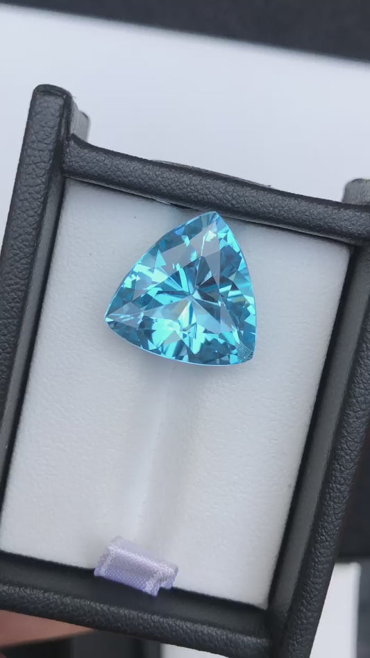 Swiss Blue Topaz – 14.75ct Trillion Cut